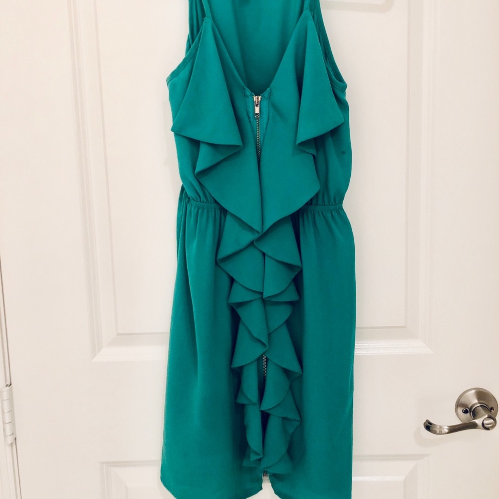 ⚡️LIKE & I’LL DISCOUNT!⚡️ Ruffle front green dress